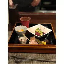 華