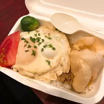 愛羽 仁美