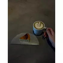 佐野 エマ