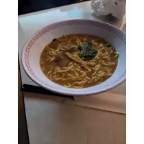 エミ （スタッフ）
