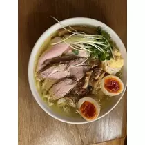 美波 ななみ
