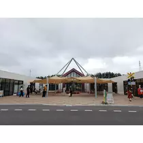 エミ （スタッフ）