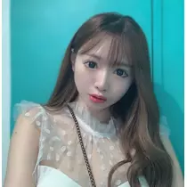 葉月 りほ