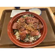 エミ (スタッフ)