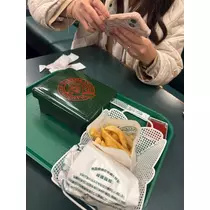 大園 桃子