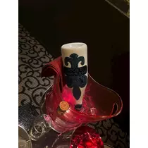 由依