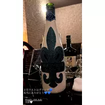 由依