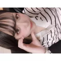 黒服みい
