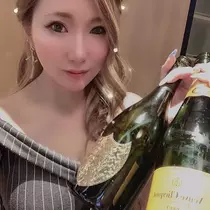 海咲  佑奈