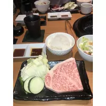 モモ