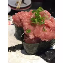 愛羽 仁美