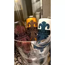 由依