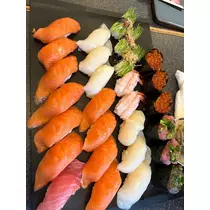 佐野 エマ
