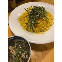 紬 ひい