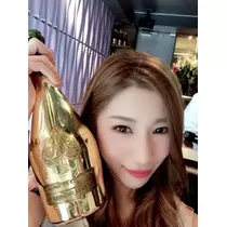 愛羽 仁美