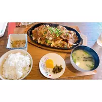 小川 真央
