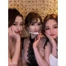 由依
