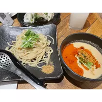 みな