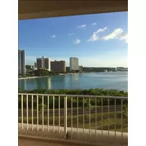 愛羽 仁美