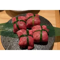 愛羽 仁美