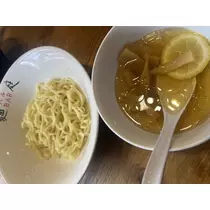 みさ