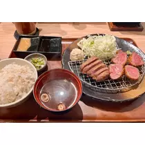 みさ