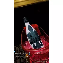 由依