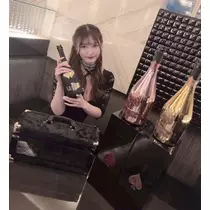 美波 ななみ