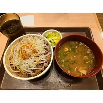 エミ （スタッフ）