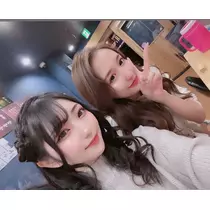 由依