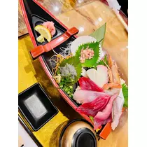 みさ