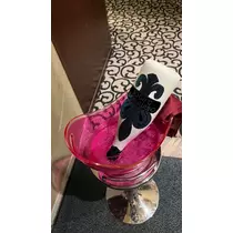 由依