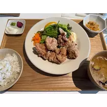 マユ