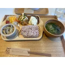 まや