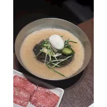 紬 ひい