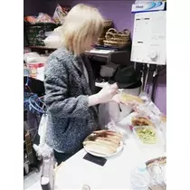 愛羽 仁美