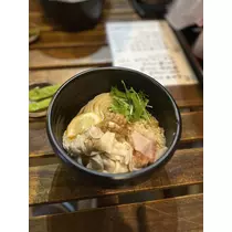 マユ