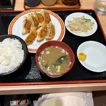 みあ