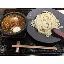 愛羽 仁美
