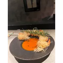 由依