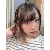 黒服みい