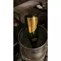 由依