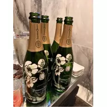 足立 はな