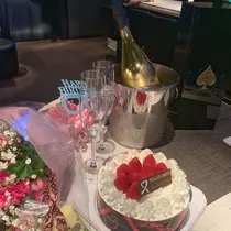 あいな