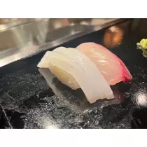 由依