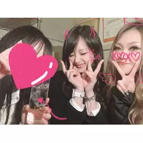黒服みい