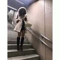 華