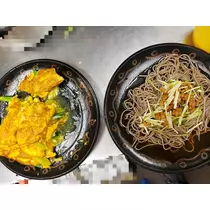 エミ （スタッフ）