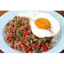 エミ （スタッフ）