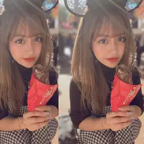 ニナ